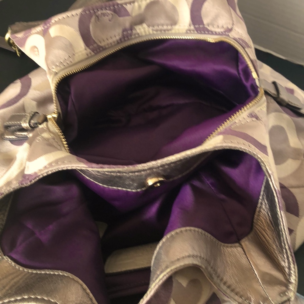 Coach Shoulder Bag. - Picture 11 of 12